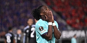 Grande Rowe, orgoglio Bologna. Ma la difesa rossoblù è un disastro