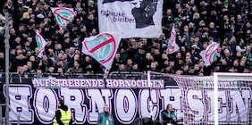 La bizzarra protesta dei tifosi in Bundesliga: "Niente birra e wurstel allo stadio". Ecco perché
