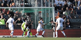 Serie B, vincono Venezia e Frosinone. Empoli in zona play-out, la Reggiana ferma il Palermo