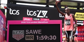 La Maratona di Londra cambia la storia: Sawe vince e scende per la prima volta sotto le due ore, record pazzesco