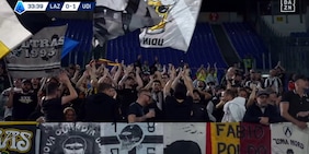 I tifosi dell'Udinese celebrano il gemellaggio con la Roma all'Olimpico contro la Lazio: il dettaglio non passa inosservato