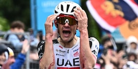 Giro d'Italia, pioggia e cadute non fermano Arrieta: lo spagnolo vince la 5ª tappa, Eulalio in rosa