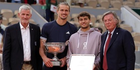 La rivelazione di Panatta sul palco accanto a Cobolli: "Cosa mi ha detto? C'entrava Zverev..."