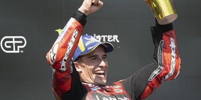 Marquez, rinnovo ufficiale con la Ducati fino al 2028: "Sarò ancora rosso"