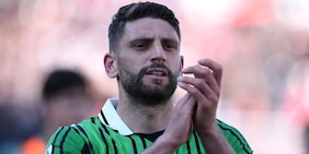 Berardi soccorre un ciclista a Forte dei Marmi: il bellissimo gesto del capitano del Sassuolo