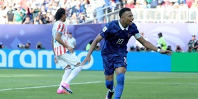 La Francia non incanta, ma basta un rigore di Mbappé per eliminare il Paraguay: ai quarti c'è il Marocco
