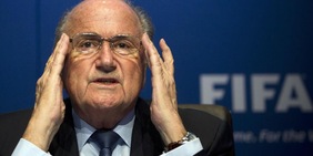 Blatter attacca la Fifa sul caso Balogun: "Le espulsioni non si sospendono con le telefonate"