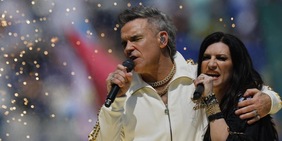 Finale Mondiale, il programma prima di Argentina-Spagna: a che ora canteranno Laura Pausini e Robbie Williams