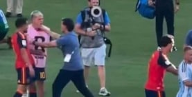 Non solo Paredes, spunta il pugno di Ayala a Dani Olmo. L'altra aggressione argentina passata inosservata