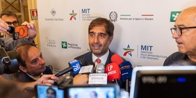 Svolta sulla mobilità sostenibile: Mimit e ACI presentano la misura sul noleggio sociale