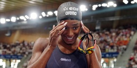 Europei di nuoto, Sara Curtis da urlo: oro e record del mondo nei 50 dorso!