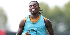 Leao tra Galatasaray e Aston Villa: ballano 50 milioni e intanto il Milan corteggia Sanches