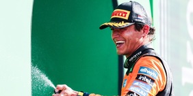 Norris rinnova con la McLaren: "Questa è casa mia!". Ha firmato fino al 2030