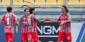 Impresa di Giampaolo: la Cremonese elimina il Parma dalla Coppa Italia, fischi al Tardini
