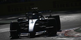 Giochi di strategia nelle seconde libere: la Mercedes spaventa la Ferrari