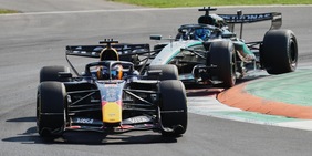 Lo sfottò social della Red Bull contro la Mercedes fa impazzire i tifosi: durissimo attacco sull'ADUO