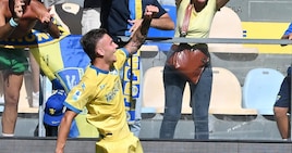Frosinone-Como, Alvini può fermare la corsa di Fabregas? Ecco cosa dicono le quote