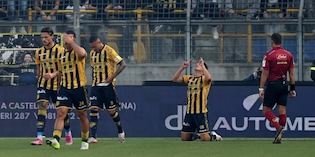 Serie B, la Juve Stabia vince il derby con l'Avellino. Il Bari cade: tris Reggiana