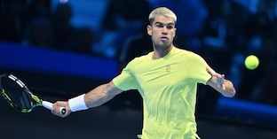 Atp Finals, Alcaraz vince all'esordio: battuto De Minaur in due set (7,6-6-2)