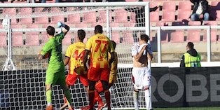 Falcone para un rigore ad Asllani, Adams non basta al Torino: il Lecce vince con i gol di Coulibaly e Banda