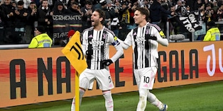 Un autogol e un rigore di Locatelli: la Juve stende l'Udinese e si qualifica ai quarti