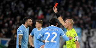 Cosa ha detto Gila all'arbitro prima del rosso in Lazio-Bologna: svelato il labiale