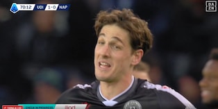 Zaniolo segna ma l'arbitro annulla dopo un controllo al Var: lui prima fa un cuore, poi reagisce così...