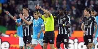 Moviola Udinese-Napoli: Sozza non brilla, su Lobotka lo salva il VAR