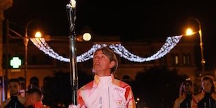 Milano-Cortina 2026, anche Pippo Inzaghi porta la torcia delle Olimpiadi Invernali a Palermo