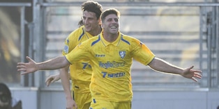 Frosinone capolista, Spezia ko. L'Avellino ferma il Palermo e il Venezia lo sorpassa, torna a vincere il Pescara