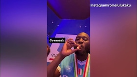 Napoli, Lukaku come Conceicao: festa con il sigaro dopo la vittoria in Supercoppa