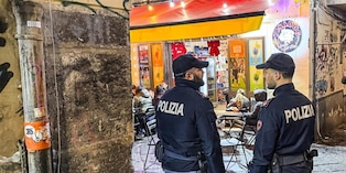 I genitori di Pisacane sotto choc dopo l'agguato a Napoli: "Ci aspettavano in tre. La birra in faccia e poi hanno sparato a Gianluca"