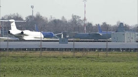 Crans-Montana, il C-130 con le salme dei ragazzi italiani a Linate