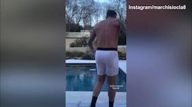 Ahi Marchisio, che freddo! Tuffo nell'acqua gelata...