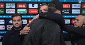 Di Francesco e Camarda, l'abbraccio a sorpresa davanti alle telecamere: "Ho tre figli e so quello che..."