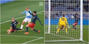 Tocco di braccio di Martin, rigore per la Lazio trasformato da Pedro, il Genoa protesta: la fotosequenza