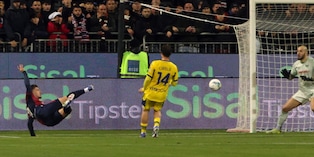 Il Cagliari travolge il Verona per 4-0 e vede la salvezza: che gol di Kilicsoy