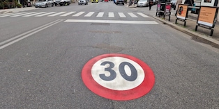 Zona 30 a Roma, scattano le multe (anche salate) per chi supera il limite