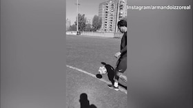 Avellino, sorriso per Izzo: il difensore palleggia in campo