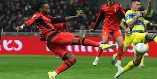 Il Milan fermato dal Parma: Troilo decisivo tra le polemiche, Allegri ko e Inter a +10