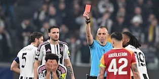 Rosso a Kelly, arriva la giustificazione della Uefa e scatena l'ira social dei tifosi della Juve