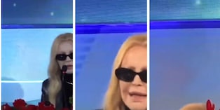 Patty Pravo, brividi a Sanremo: cade dalla sedia in sala stampa. Si rialza e... FOTO
