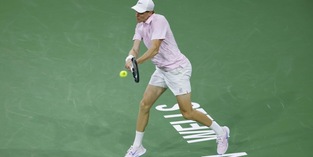 Il dettaglio sulla scarpa di Sinner che non è sfuggito ai social: accanto al suo nome spunta...
