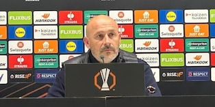 La frecciata di Italiano all'arbitro di Bologna-Roma: "N'Dicka tirava maglie, gli ha permesso tutto..."