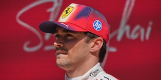 Leclerc si 'arrende' in Cina: "Sono davvero pessimo, dopo così tanti anni devo accettare..."