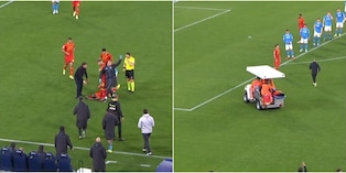 Banda crolla a terra in Napoli-Lecce: spavento al Maradona, poi lascia il campo in barella