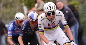 Pogacar straordinario: cade, recupera e vince la Milano-Sanremo!