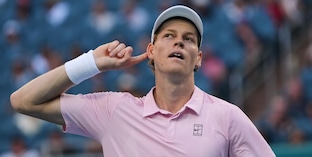 Bertolucci spietato contro le critiche a Sinner: "Quella mano all'orecchio, non oso pensare..."