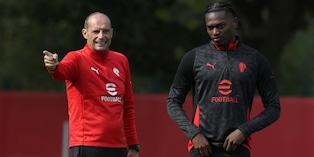 Milan, si cambia tutto: Allegri pensa al cambio modulo contro il Napoli. Cosa può succedere a Leao