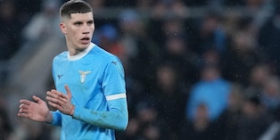 L’urlo di Ratkov, vuole spazio nella Lazio ma Sarri… e intanto spunta un nome nuovo dall’estero